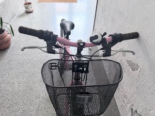 Bicicleta rosa OREGON con cesta