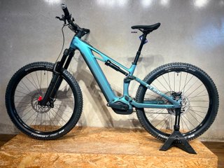 CUBE STEREO HYBRID ONE44 HPC RACE 800 2026 AZUL