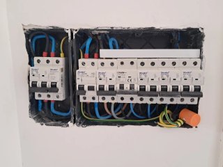 Reformas, Electricidad, agua, albañilería y pladur
