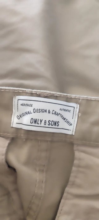 Pantaloncini H&M e Only & Sons beige/bianchi
