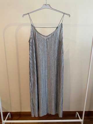 Vestido Midi Plisado Metalizado Plateado