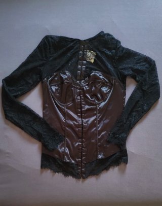 Blusa encaje negra manga larga