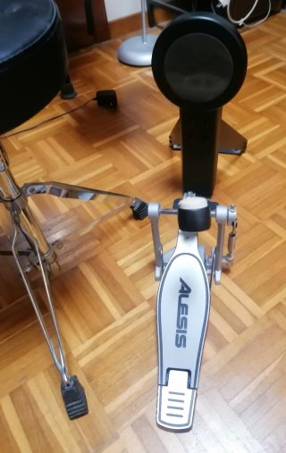 Batería Electrónica Alesis
