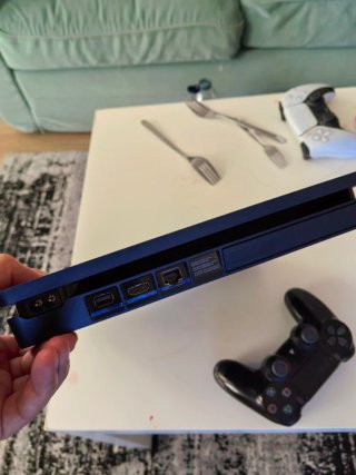 PS4 Slim Negra - Funciona Perfectamente