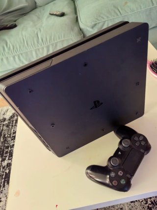PS4 Slim Negra - Funciona Perfectamente
