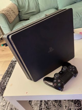 PS4 Slim Negra - Funciona Perfectamente
