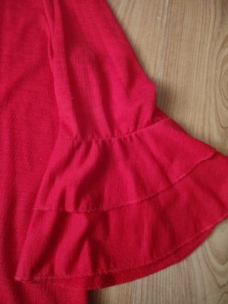 Blusa roja manga acampanada