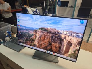Monitor Dell U2717D