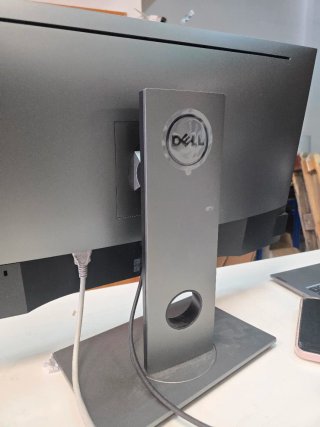 Monitor Dell U2717D