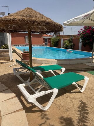 Noleggio giornaliero Piscina con Giardino e Barbecue