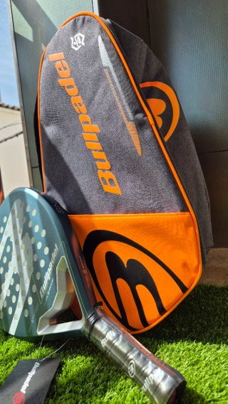 Pala Bullpadel + Paletero Bullpadel