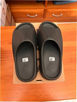 Adidas Yeezy Slide Onyx EU46 Nuevas