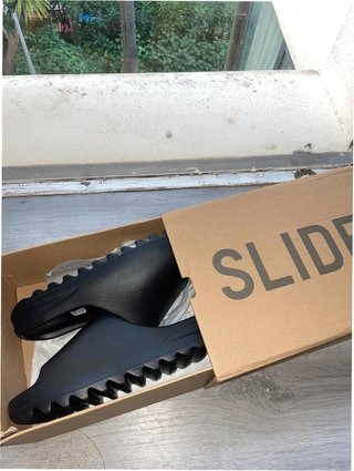 Adidas Yeezy Slide Onyx EU43 Nuevas