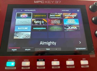 Teclado Sintetizador AKAI MPC Key 37