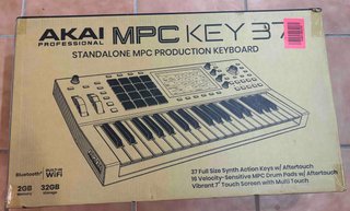 Teclado Sintetizador AKAI MPC Key 37
