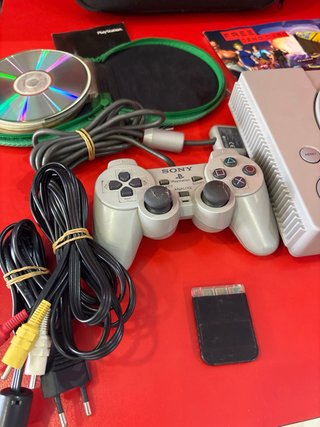 Consola PS1 + Mando + Mochila + Juegos