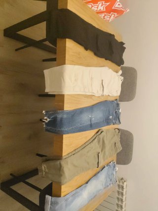 Pack 5 pantalones. Se pueden comprar sueltos.