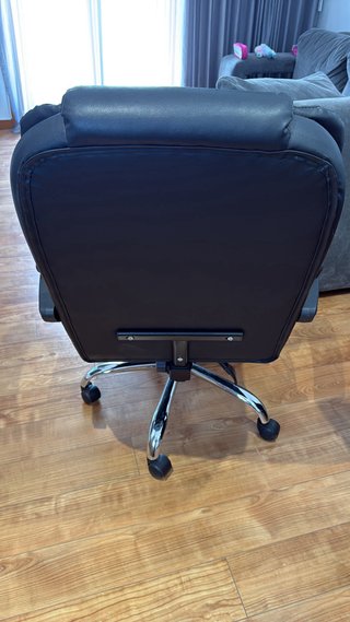 Silla de oficina ergonómica negra