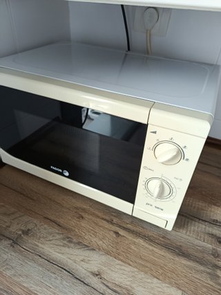Cocina completa madera, cristal y metal