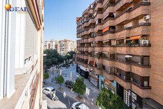 Piso en venta en Camino de Ronda - Rosaleda en Granada
