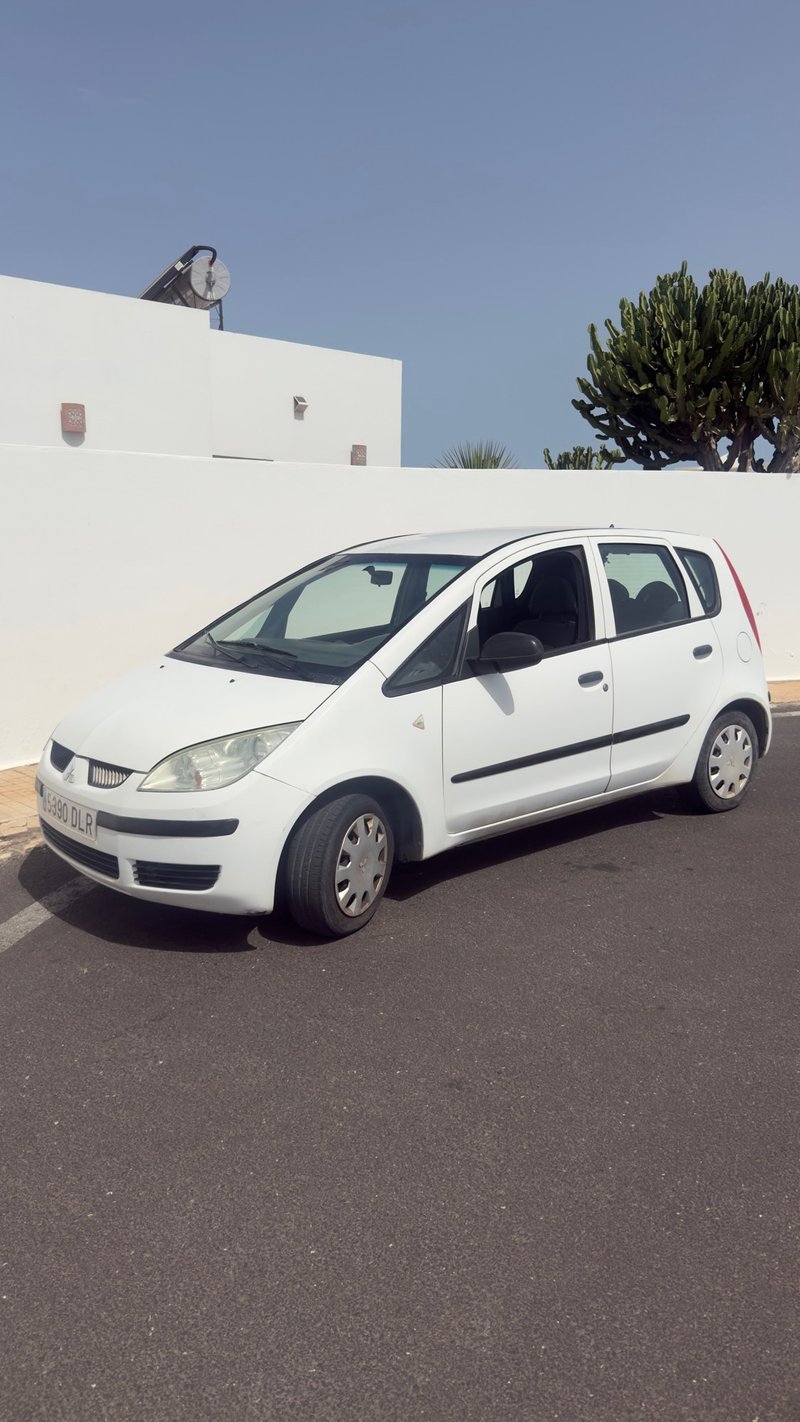 Mitsubishi Colt 2007 - foto 1