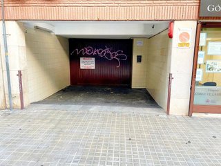 Garaje en venta en Sant Josep en Hospitalet de Llobregat, L´