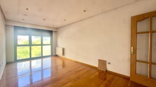 Piso en venta en Posío en Ourense