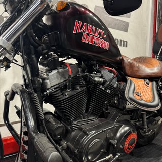 HARLEY DAVIDSON SPORTSTER 883 CUSTOM