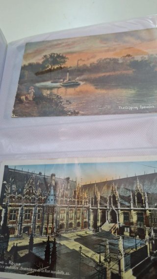 Album di Cartoline Antiche con Francobolli