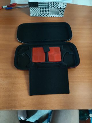 Nintendo Switch + Fundas