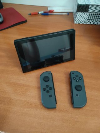 Nintendo Switch + Fundas