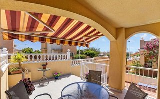 Casa adosada en venta en Nueva Torrevieja - Aguas Nuevas en Torrevieja