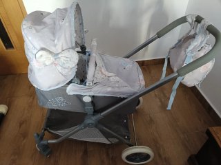 Carrito de muñecas gris con bolsa