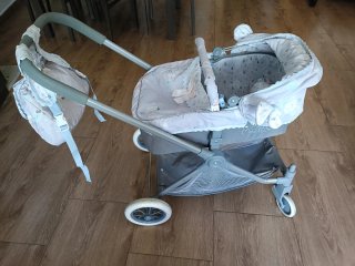Carrito de muñecas gris con bolsa