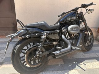 Harley Davidson Roadster 1200 Negra