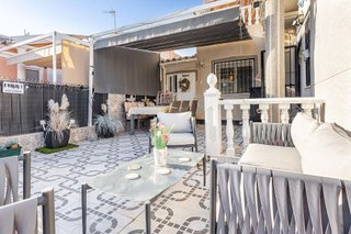 Casa adosada en venta en La Siesta - El Salado - Torreta en Torrevieja