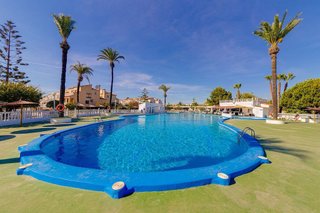Casa adosada en venta en La Siesta - El Salado - Torreta en Torrevieja
