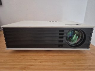 Video Proyector Unic Uc 80 de 1500 lum 800 x 600..