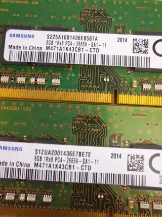 2x Samsung RAM 8GB DDR4 PC4-2666V