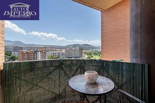 Piso en venta en Cerrillo de Maracena - Periodistas en Granada