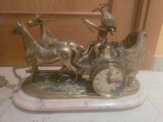 Conjunto bronce macizo: Reloj y Jarra