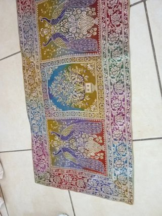Bellissimo arazzo decorativo pavone