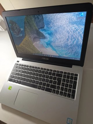 Ordenador portátil ASUS i5