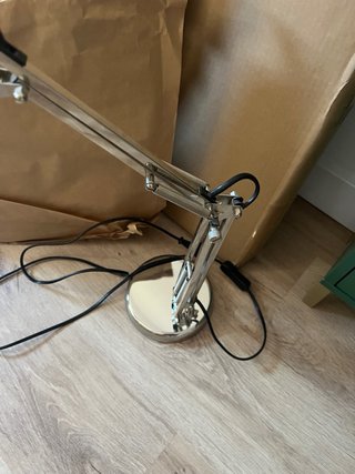 Lámpara de escritorio plateada IKEA