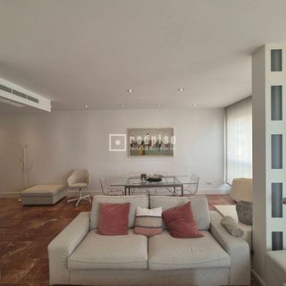 Piso en alquiler en Los Remedios en Sevilla