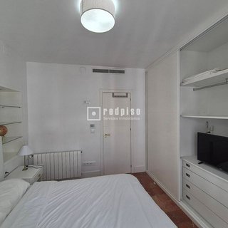Piso en alquiler en Los Remedios en Sevilla