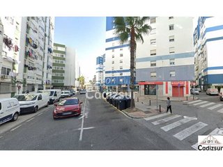 Garaje en venta en La Paz - Segunda Aguada - Loreto en Cádiz