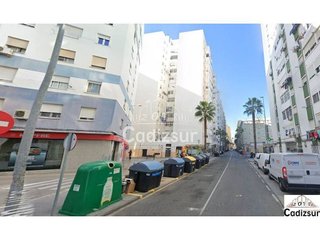Garaje en venta en La Paz - Segunda Aguada - Loreto en Cádiz