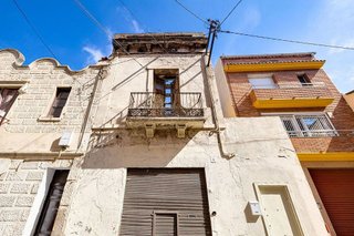 Edificio en venta en El Raval - Safaretjos en Santa Coloma de Gramanet
