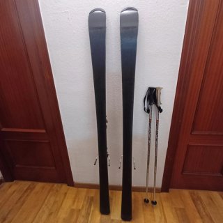 Esquís con fijaciones